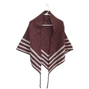 Women's Burgandy and white handmade knitted shawl or caplet.
Size OS